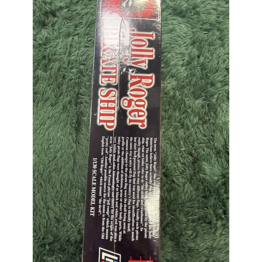 2013 Lindberg Jolly Roger Pirate Ship 1/130 Scale Model Kit Round 2 New Sealed